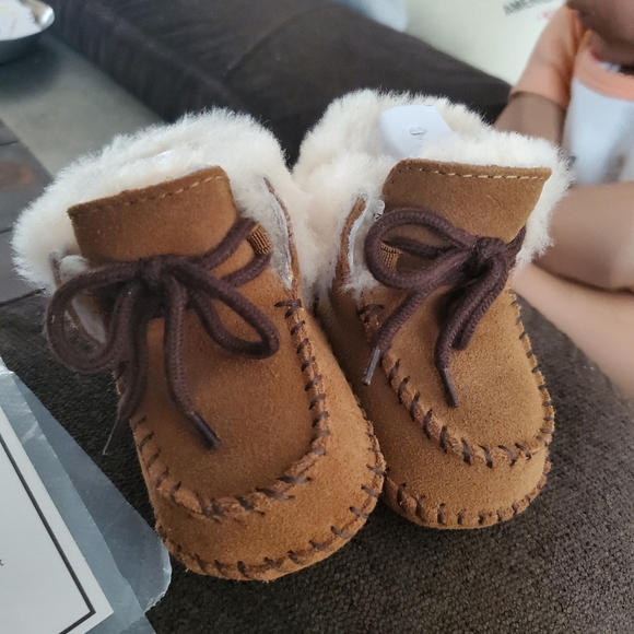 UGG Sparrow - Picture 3 of 7